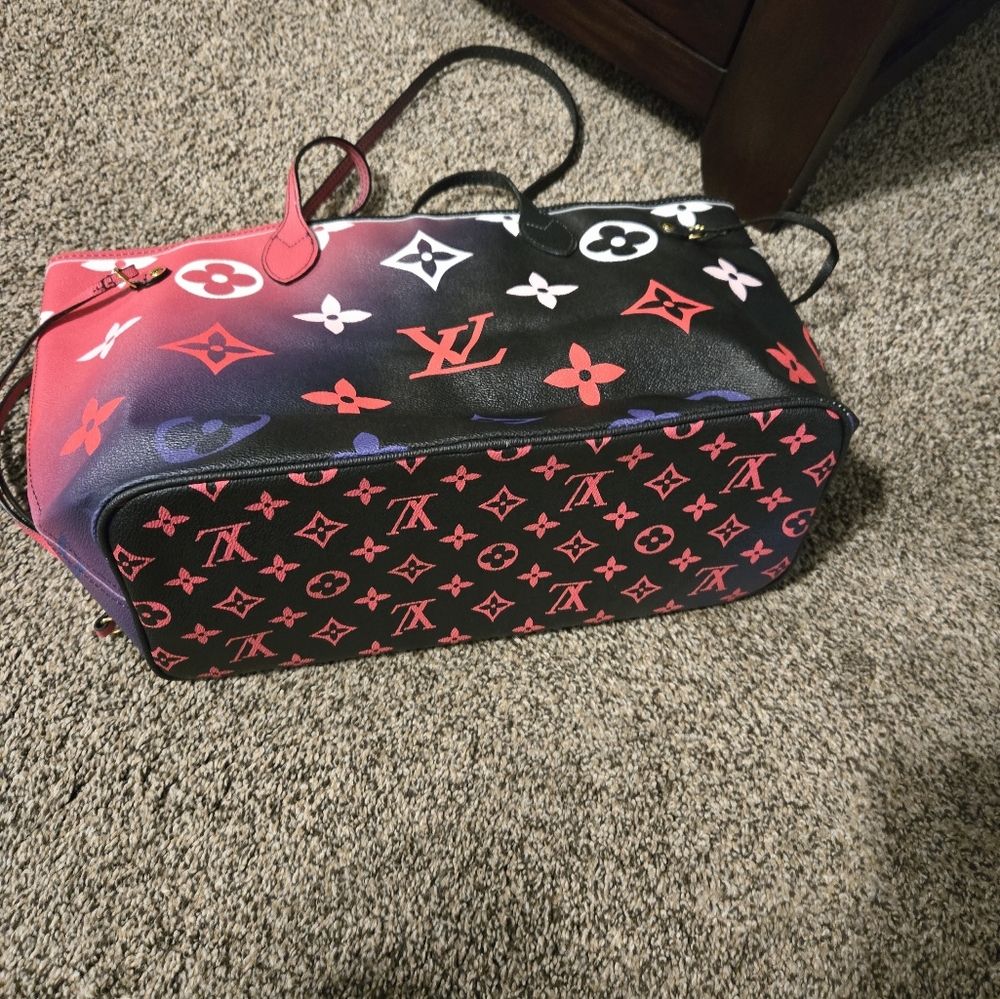 Handbag - Picture 3 of 7